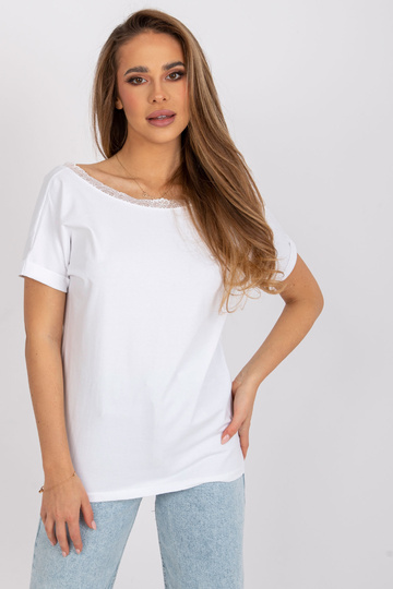 Bílá halenka s výstřihem na...