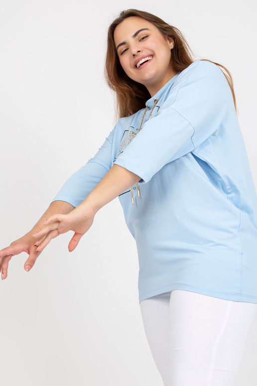 Světle modrá ležérní halenka plus...