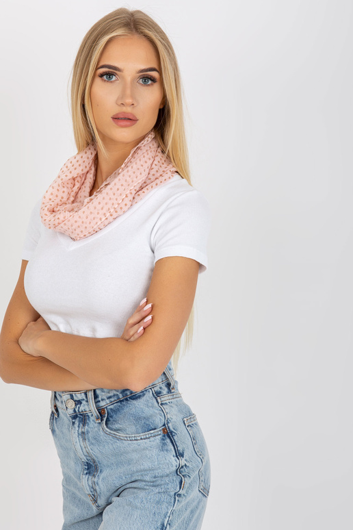 Světle růžový světle závěsný komín v...