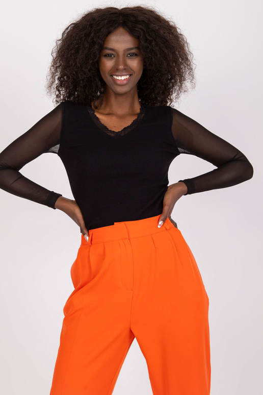 Černá žebrovaná halenka s krajkou a...