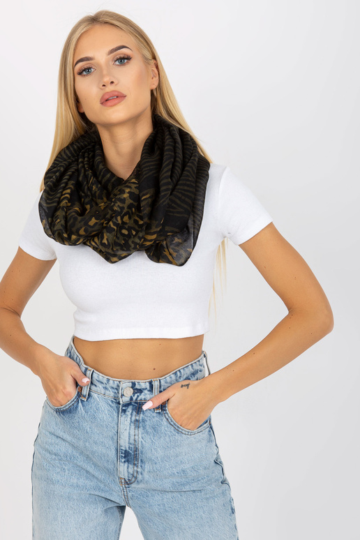 Černý a khaki závěsný komín s motivem