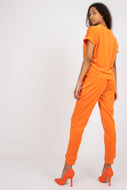 Oranžový velurový set s výstřihem do...