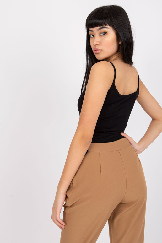 Základní top Indiana v černé barvě Základní top Indiana v černé barvě