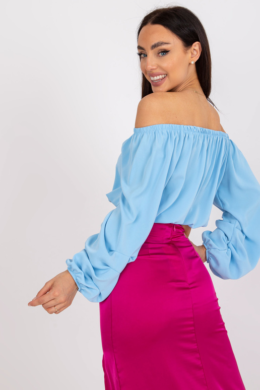 Světle modrá hladká španělská halenka...