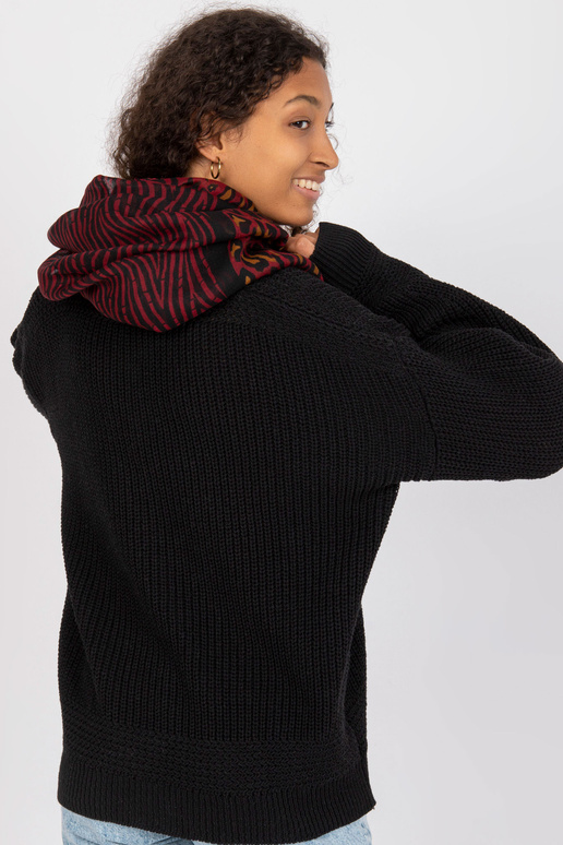 Černý a vínový závěsný komín ve...