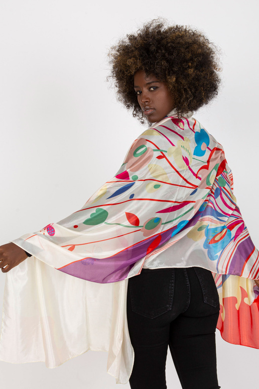 Žlutý elegantní závěs se vzory