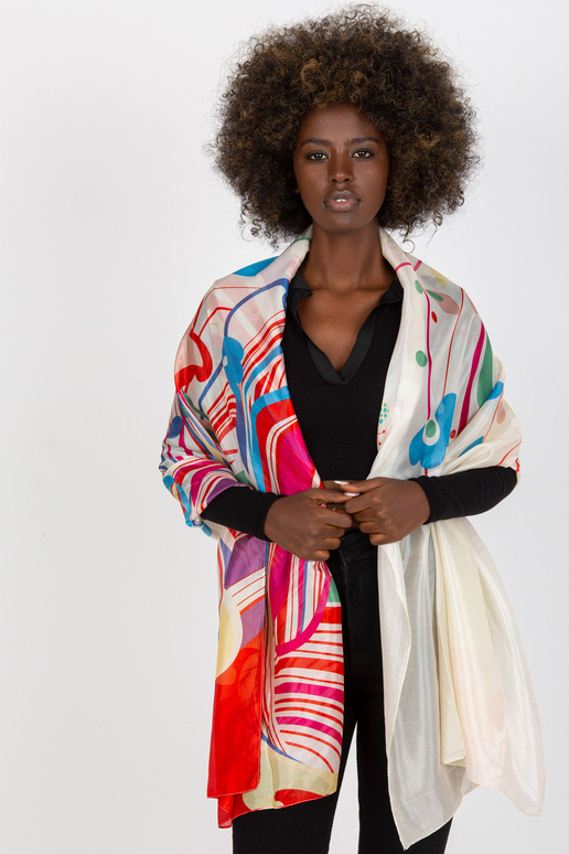 Žlutý elegantní závěs se vzory