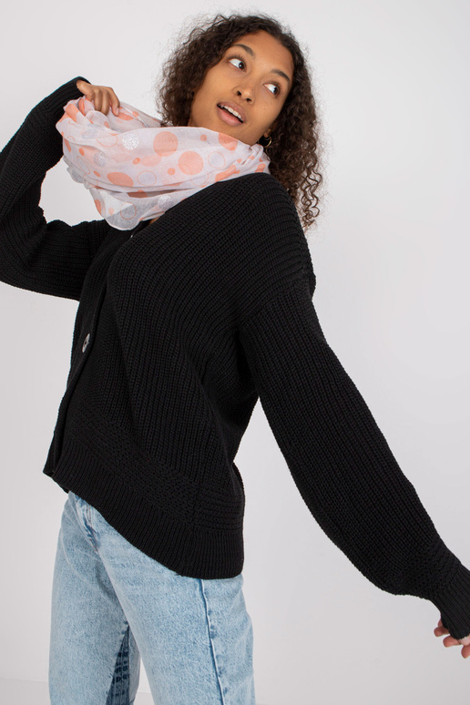 Světle šedý závěsný komín s lesklými...