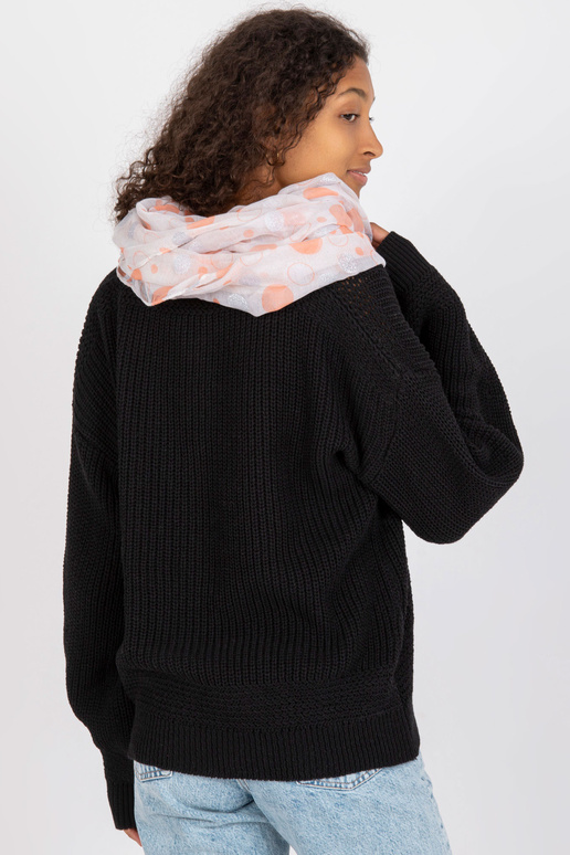 Světle šedý závěsný komín s lesklými...