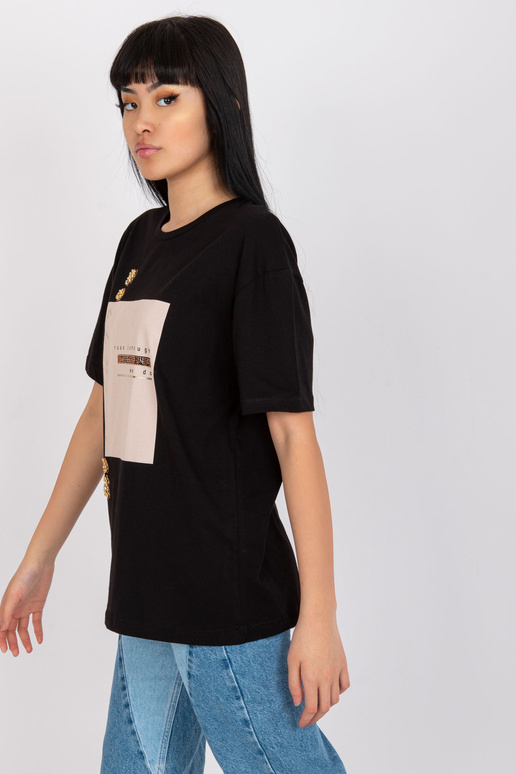 Černé volné bavlněné tričko s nášivkou Černé volné bavlněné tričko s nášivkou