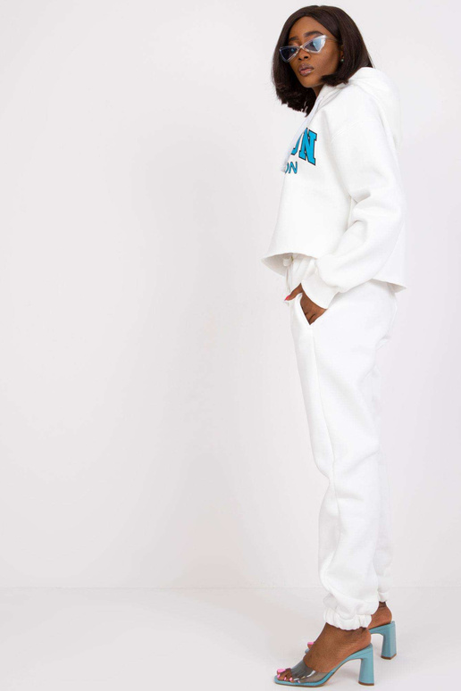 Ecru tepláková souprava s potiskem...