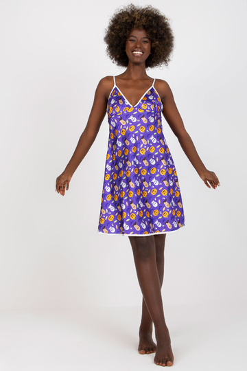 Fialová noční košile přes...