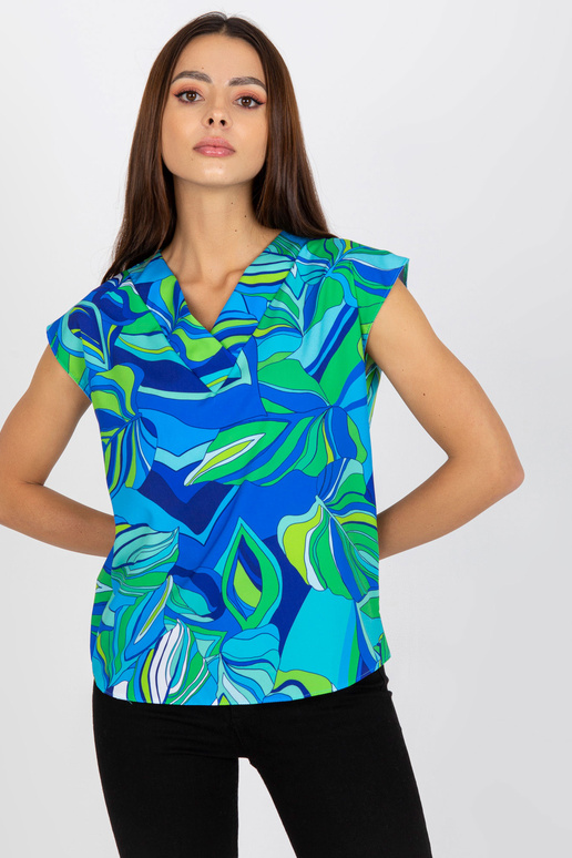 Modrá a zelená volná halenka se vzory...