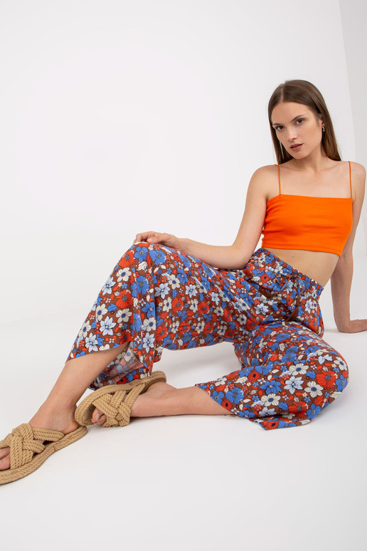 Hnědé, vzdušné kalhoty z květované...