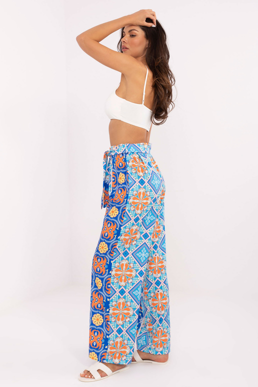 Modré široké kalhoty se vzory látek Modré široké kalhoty se vzory látek