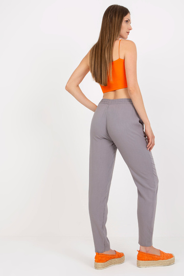 Šedé kalhoty z rovné látky... 2