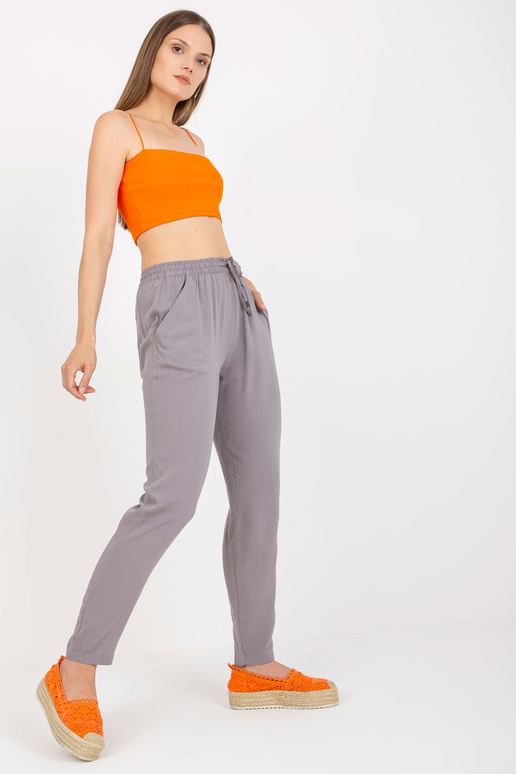 Šedé kalhoty z rovné látky na léto...