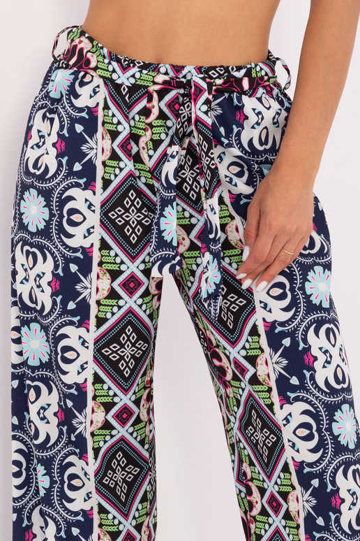 Černé látkové kalhoty se širokým vzorem Černé látkové kalhoty se širokým vzorem