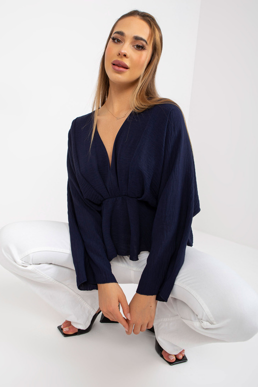 Námořnická modrá halenka jedné...