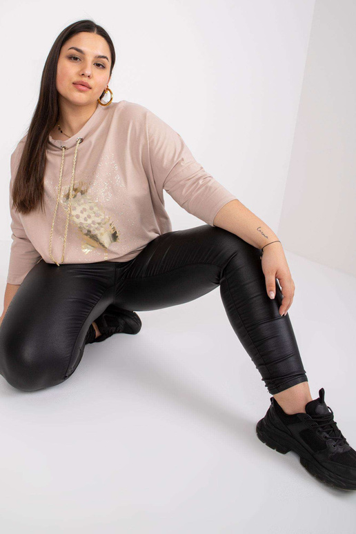 Světle béžová volná halenka větší...