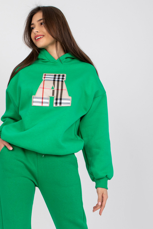 Zelená mikina s nášivkou a kapucí... Zelená mikina s nášivkou a kapucí...