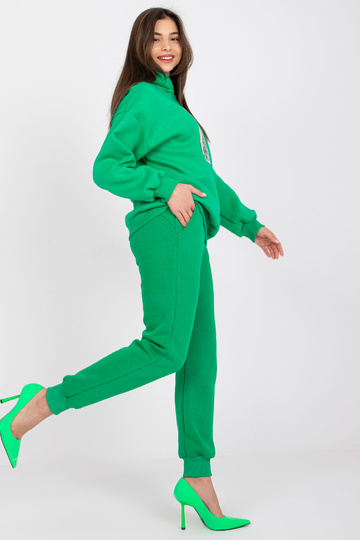 Zelená mikina s nášivkou a... 2