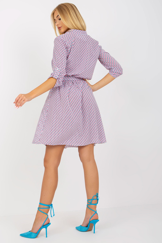 Bílé a růžové ležérní šaty s potisky