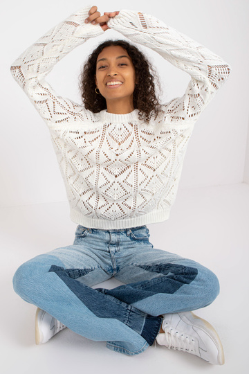 Bílý prolamovaný klasický... 2