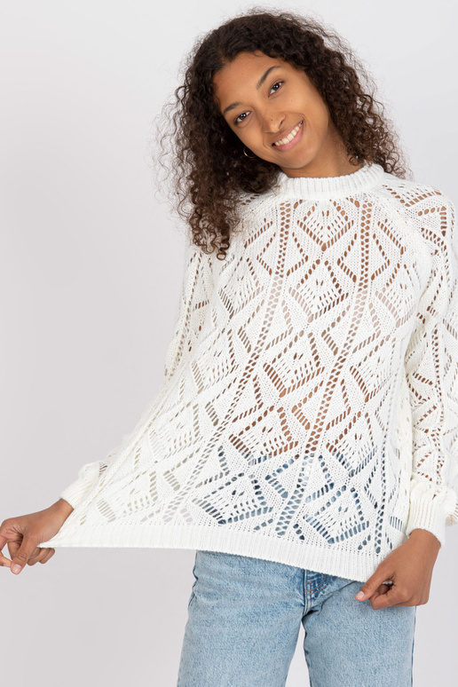 Bílý prolamovaný klasický svetr se... Bílý prolamovaný klasický svetr se...
