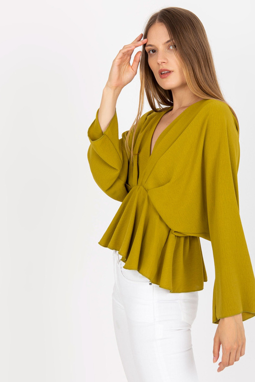 Olivová halenka jedné velikosti se...