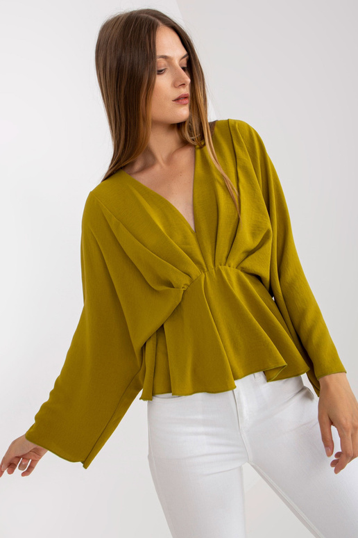 Olivová halenka jedné velikosti se...