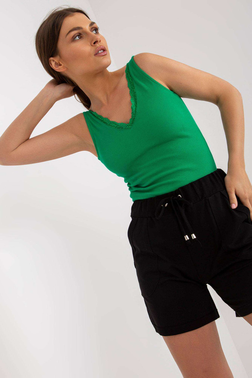 Zelený vypasovaný top basic v pruzích...