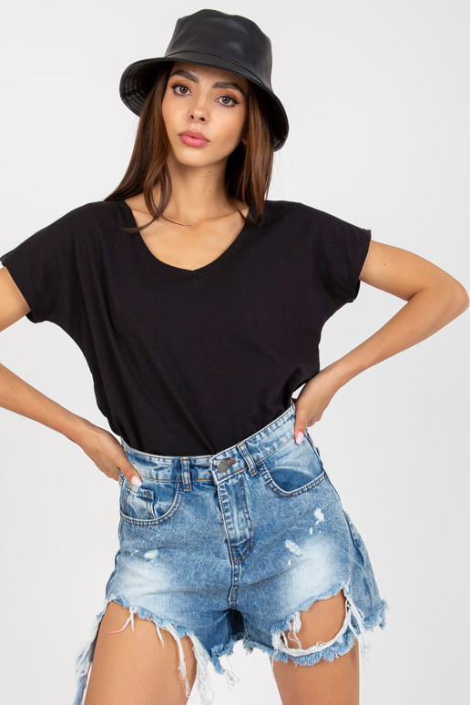 Černé dámské tričko basic s výstřihem...