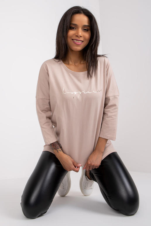 Světle béžová halenka s nápisem Samanta