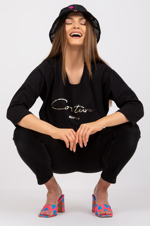 Černá ležérní halenka s kulatým...