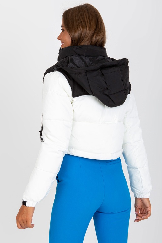 Černobílá prošívaná zimní bunda s kapucí