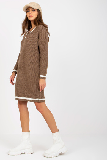 Hnědé volné pletené šaty...