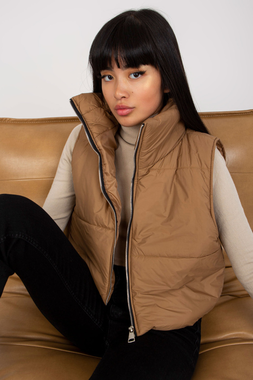 Světle hnědá prošívaná péřová vesta...