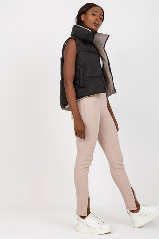 Černá oboustranná péřová vesta s kapsami