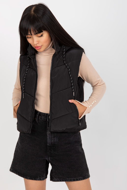 Černá krátká péřová vesta s kapucí