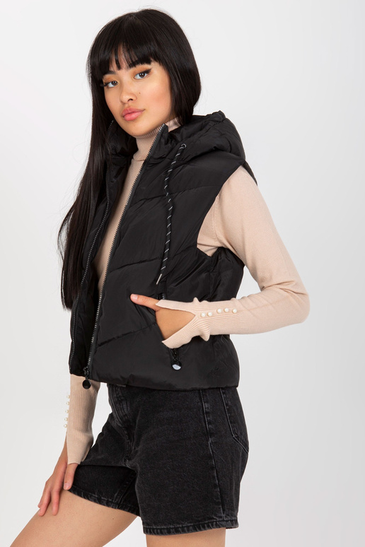 Černá krátká péřová vesta s kapucí