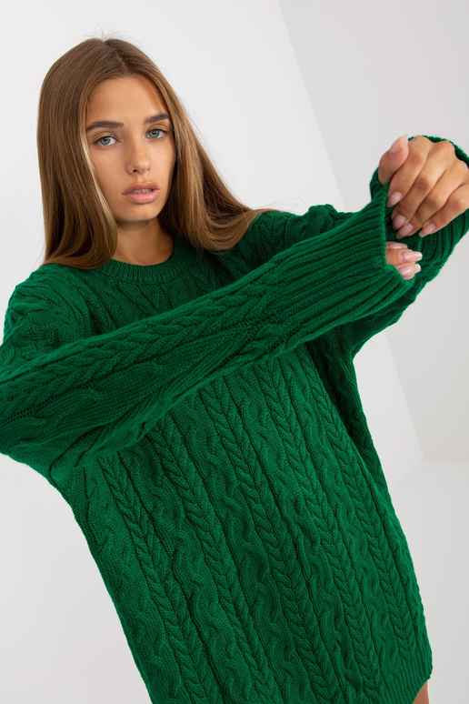 Zelený dlouhý svetr s copánky a...