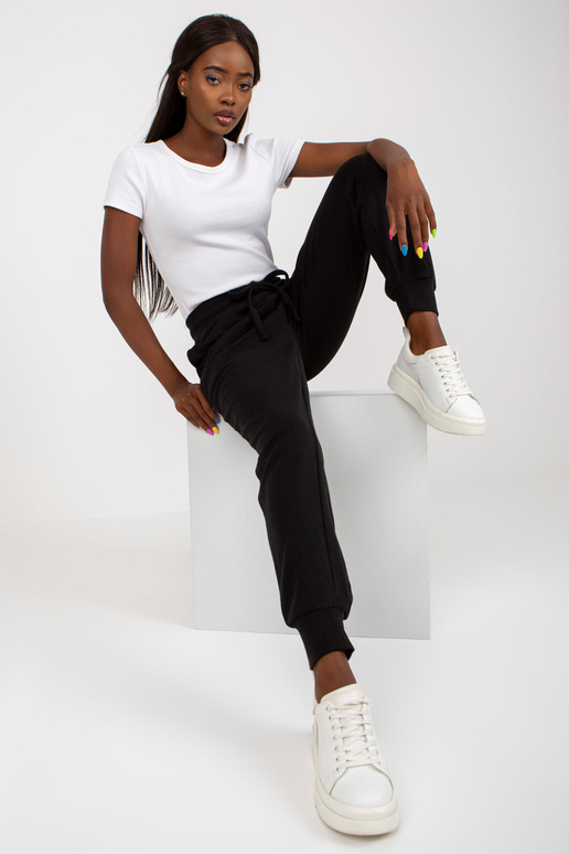 Černé basic tepláky se zavazováním