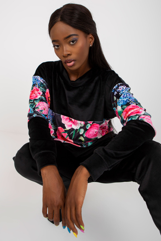 Černá dvoudílná velurová souprava s...