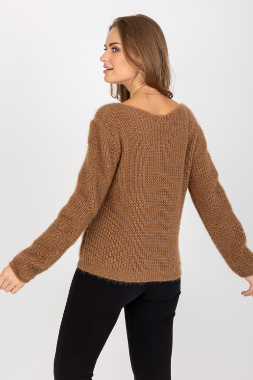 Hnědý nadýchaný klasický svetr s...