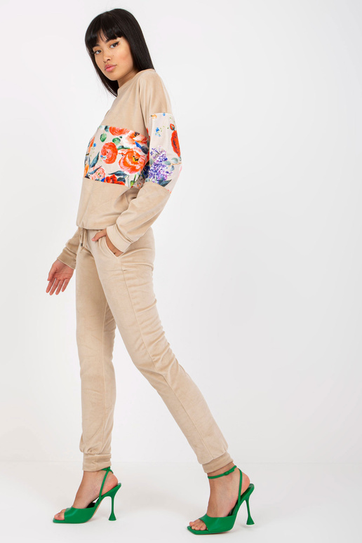 Béžová dvoudílná velurová souprava s...