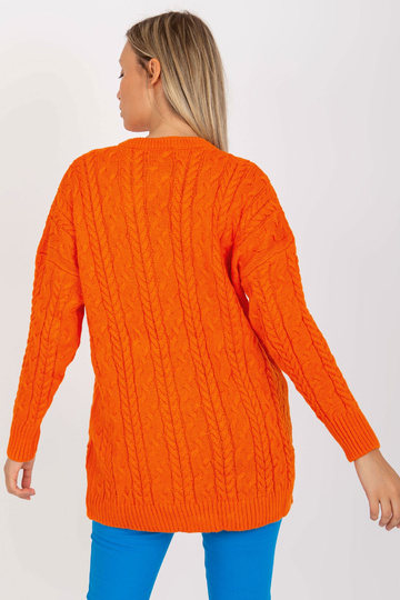 Oranžový svetr s copánky a... 2