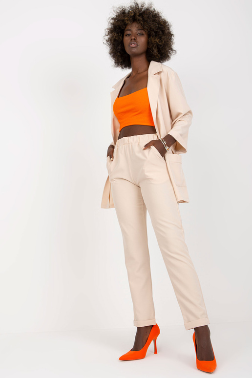 Béžová dvoudílná elegantní souprava s...