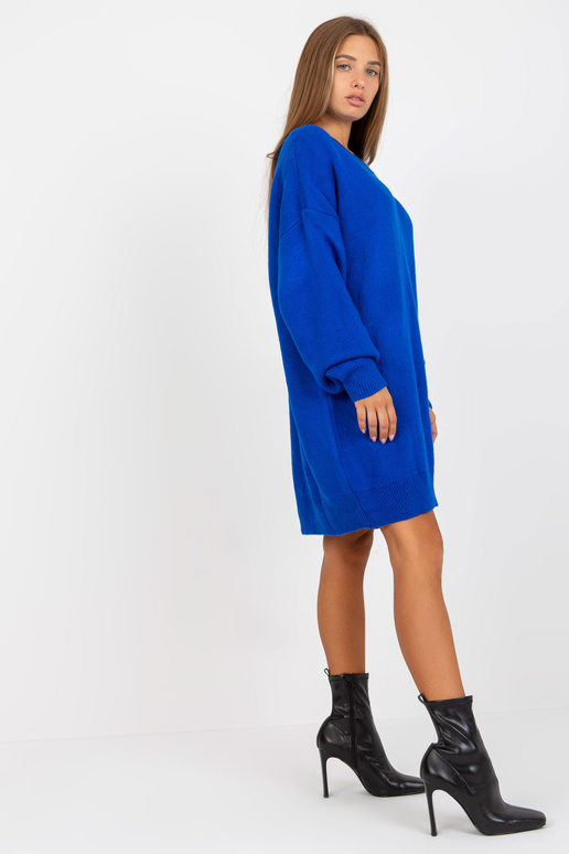 Tmavě modré pletené šaty s výstřihem...