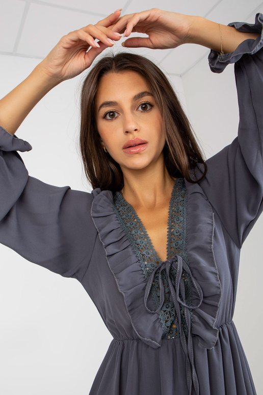 Grafitové minišaty s volánem v boho... Grafitové minišaty s volánem v boho...